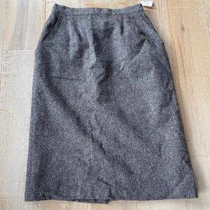 NWT L.J.L. Wool Skirt Sz. 10 Petite